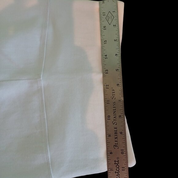 NEW! Svelte, Grommet Capri, Body Shaping Crop Leggings. white Small 4493 - Picture 6 of 7